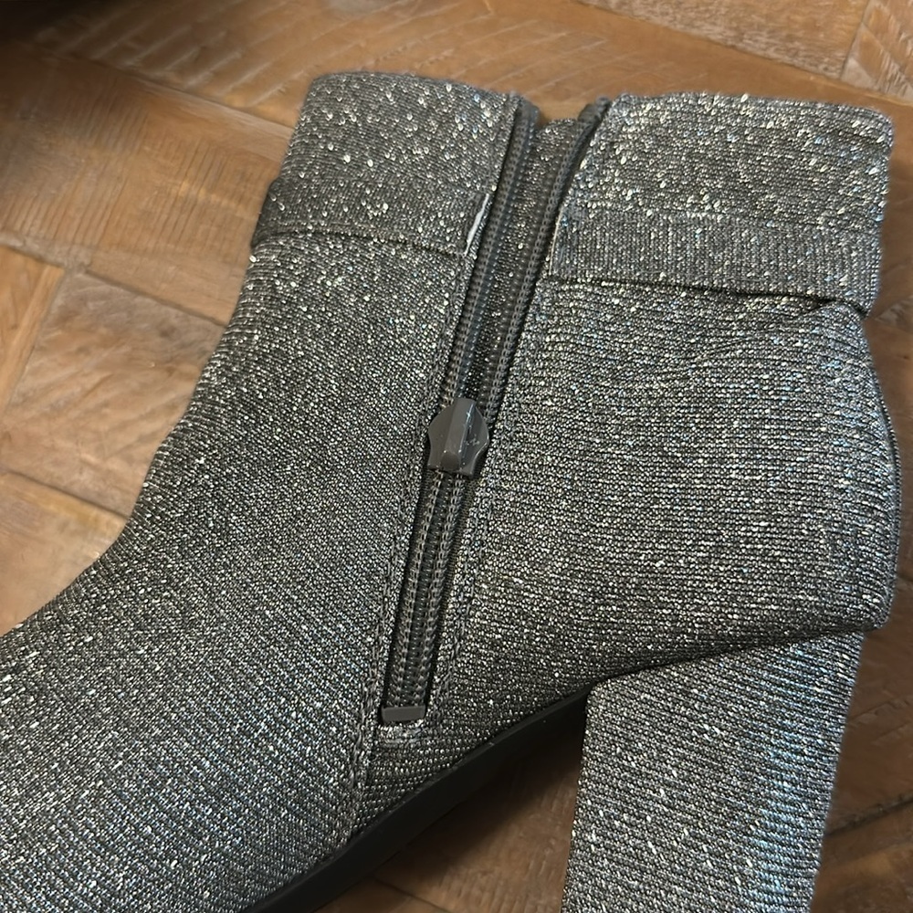 Life Stride Pewter Shimmer Pointed Toe Block Heel Silver Ankle Boot Bootie - Picture 13 of 13